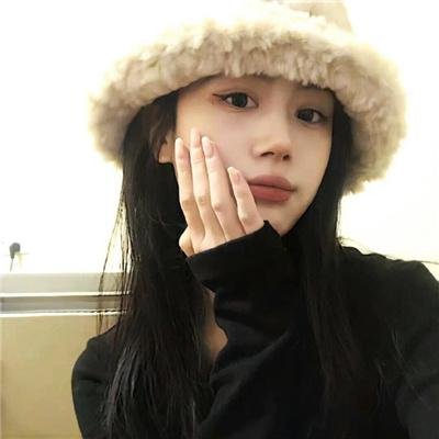 黑衣女孩